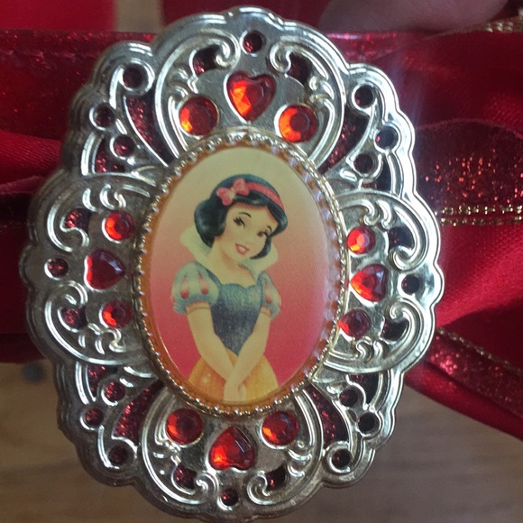 Girl's Disney Red Snow White Headband - Picture 3 of 7